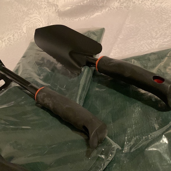 Gardening kit - tools and grow bags - Picture 3 of 4